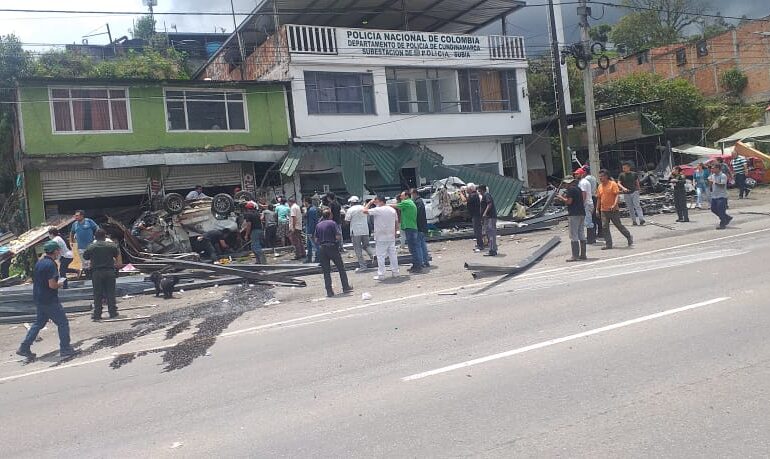  Una persona muerta y cuatro más heridas dejó accidente en Silvania, Cundinamarca.