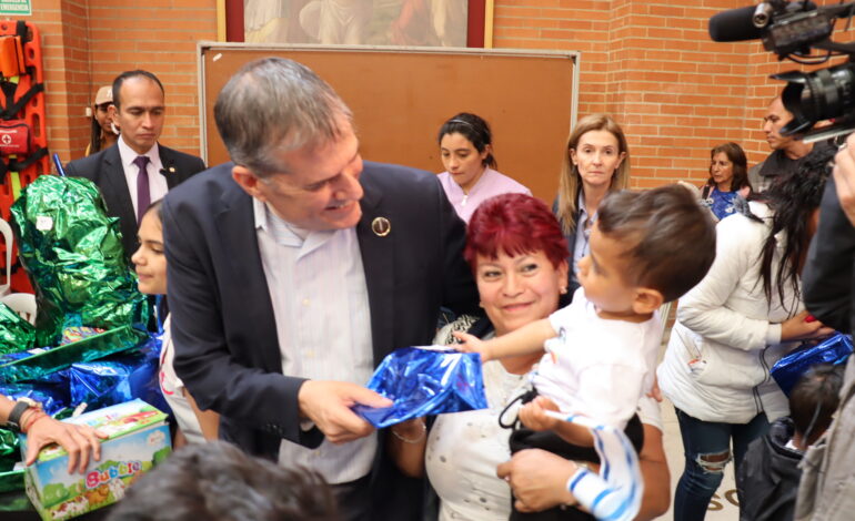  Embajada de Israel en Colombia brinda alegría y obsequios a niños de escasos recursos